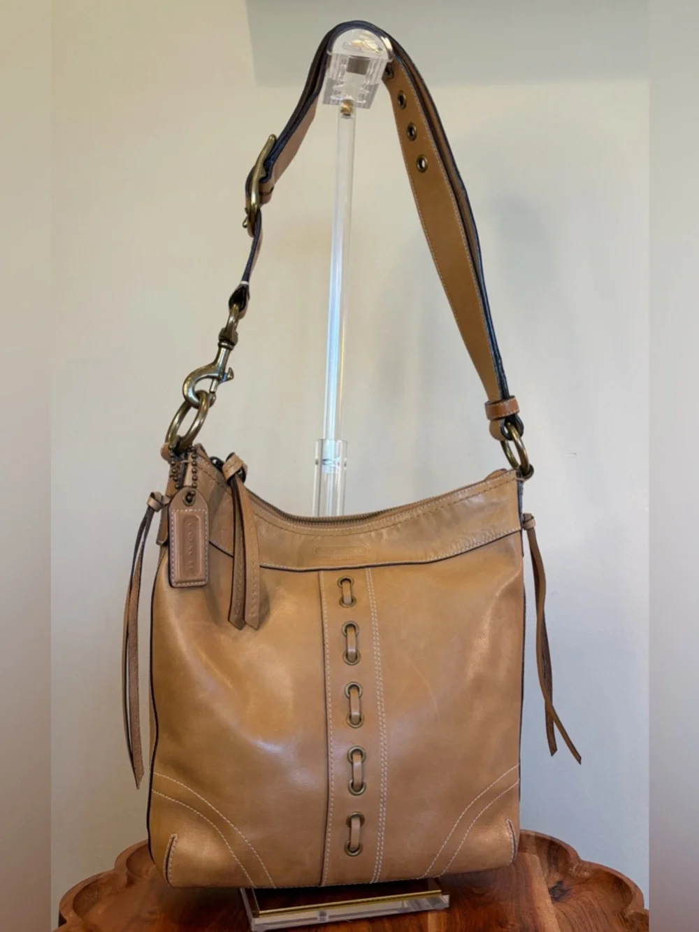 Vintage COACH Saddle Brown Chelsea Laced Shoulder Bag 10399